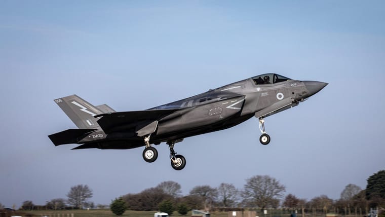 MRM-20220311-0177-F-35-Air-Maritime-Integratio-scaled-e1669748678931-2048x1152.jpg